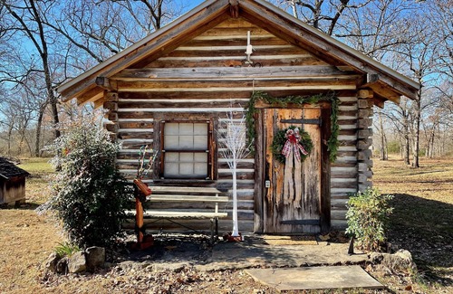 West Siloam Springs Cabin | Little Dreamer log cabin