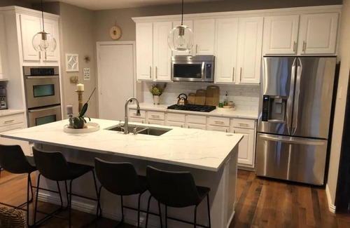 Little Elm House | Little Elm LUX - Hot Tub, Arcade, Cinema, Minions & more-Minutes to Lake and PGA