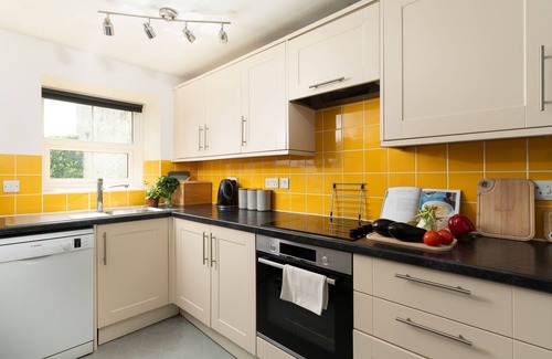 Penzance Cottage | Little Gwenver - character Cornish cottage above stunning beach, dog friendly