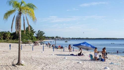 Ruskin Apartment | Little Harbor Resort #116 Tampa Bay Florida Beach Bayview
