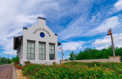 Ruskin Condo | LITTLE HARBOR RESORT U408 Balcony/Resort Amenities! Free Parking/Wifi/Self Check in/Restaurants