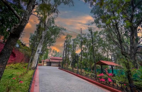 Panchgani House | Little Heaven 5 Bed Pool Villann