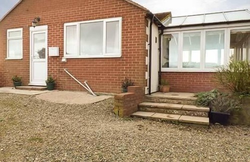 Wall-under-heywood House | LITTLE HOMEFIELD, romantic, with a garden in Cardington
