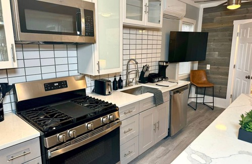 Ohio City Apartment | Little House on 47th