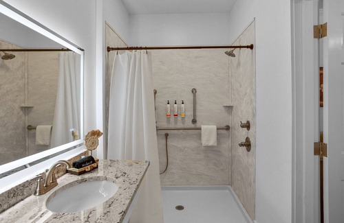 Washington Hotel | Little Inn on Main 214 West Main Street