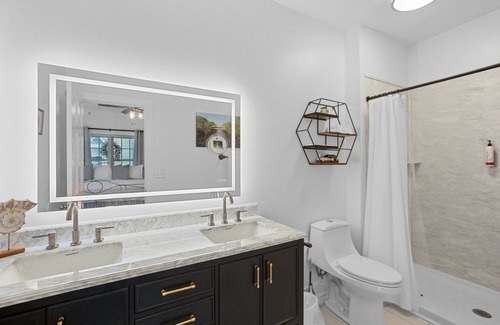 Washington Hotel | Little Inn on Main 214 West Main Street