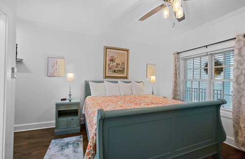 Washington Hotel | Little Inn on Main 214 West Main Street
