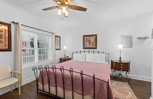 Washington Hotel | Little Inn on Main 214 West Main Street