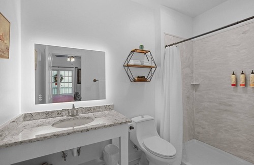 Washington Hotel | Little Inn on Main 214 West Main Street