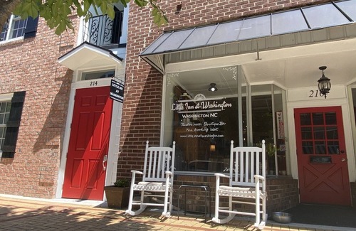 Washington Hotel | Little Inn on Main 214 West Main Street