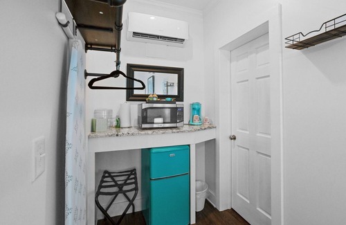 Washington Hotel | Little Inn on Main 214 West Main Street
