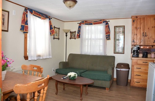 Old Orchard Beach Apartment | Little Miss Cottages - One Bedroom Cottage - 5