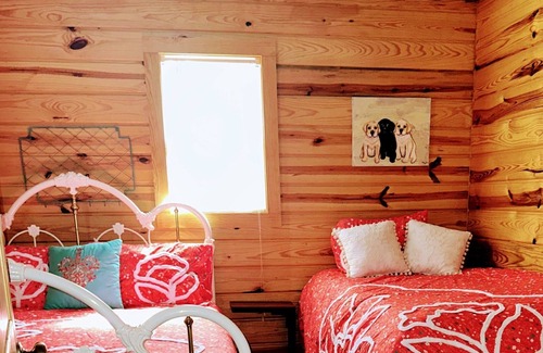 Murfreesboro Cabin | Little Missouri River. Search New listing with same name for future bookings.