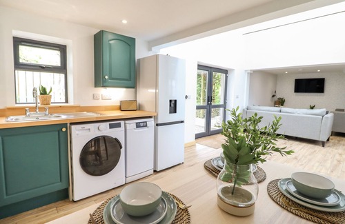 Llandrillo Cottage | LITTLE NOOK, family friendly, with open fire in Llandrillo