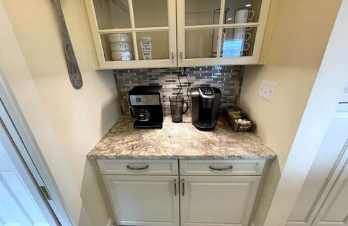 New Bern House | Little piece of heaven in your own back yard!