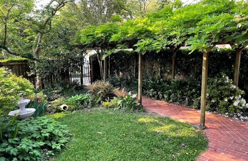 New Bern House | Little piece of heaven in your own back yard!