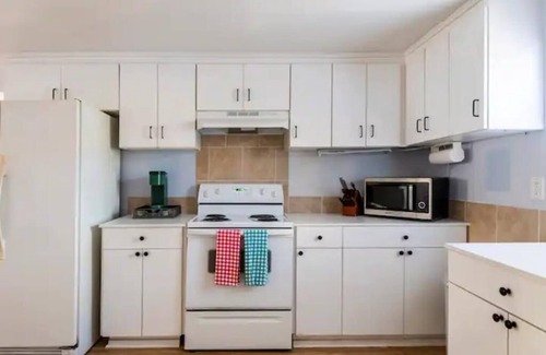 Dixie - Berryhill House | Little Red Lakehouse