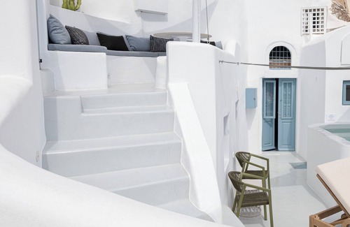 Oia Villa | 'Little Rock Villa'. Fall in love with the most breathtaking location in Oia
