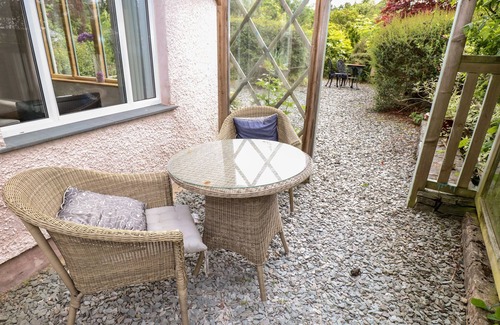 Ambleside Cottage | LITTLE STONE HOWE, with a garden in Ambleside