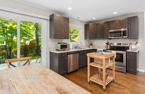 Asheville House | Little Sycamore by AvantStay Premier Location