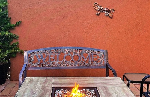 Nepenthe House | Little taste of Heaven, 5 min walk to pool/hot tub, close to hikes & restaurants