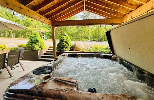 Nekoosa Cabin | Little Valley private log cabin in the woods by Lake Petenwell