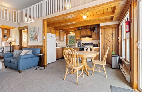 Port Clyde Apartment | Little White Caps, quaint cottage overlooking Port Clyde Harbor