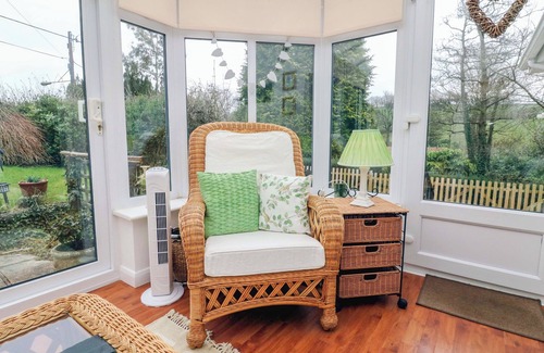 Barnstaple Cottage | LITTLE WILLESLEIGH, pet friendly, with a garden in Barnstaple
