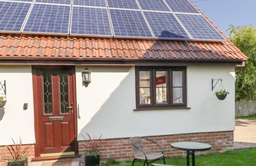 Fiddington House | LITTLE WOODCOT, with a garden in Burton, Somerset