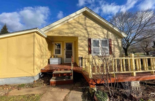 Port Williams House | Little Yellow House In The Heart Of The Valley 🏠