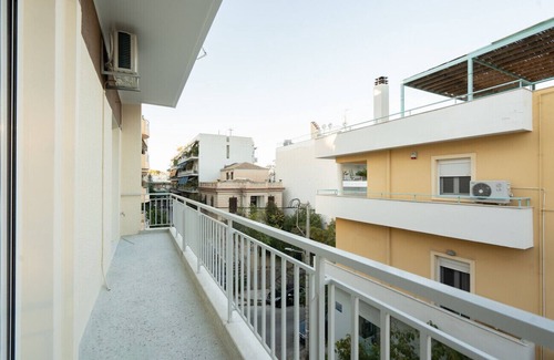 Mets Apartment | LIV - Captivating Apartment in Pagrati