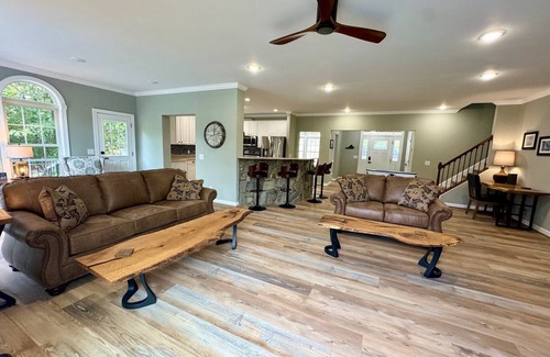 Bracey House | Live Edge Lodge-6,300 Sq Ft! 7 Bds, 7 Baths! Fire Pit, Pool Table, Foosball!