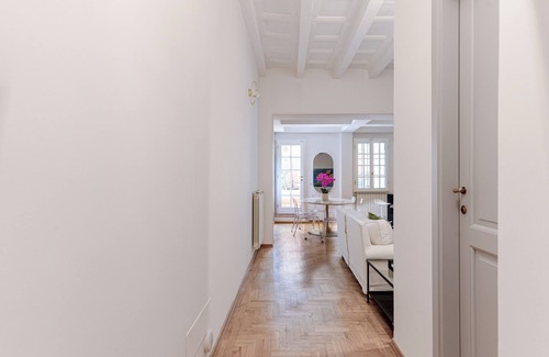 Santo Spirito Apartment | Live like a local: Chic, 😃 Happy, Center Florence, Terrace💕walk to monuments