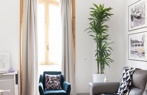Monti Apartment | Live Like a Local in a Artful Apartment near the Colosseum