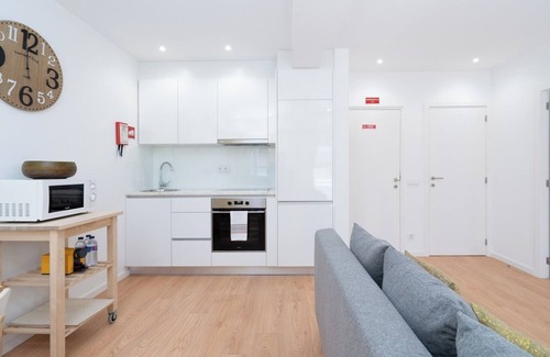 Vila Nova de Gaia Apartment | Live like a local in the heart of GAIA! Luminous is the word that best.