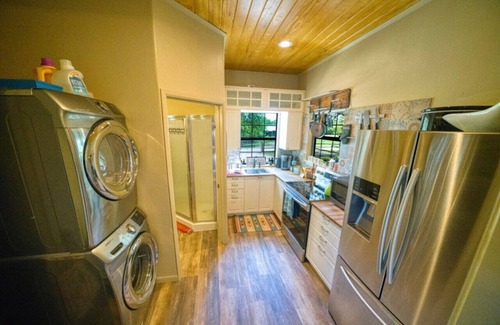 Dripping Springs House | Live Oak Lodge, Rustic Barndo w Dog (or Kid) Run!