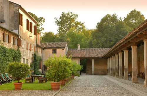 Rovolon Apartment | Live the charme of a 17th century Farmhouse in a romantic studio