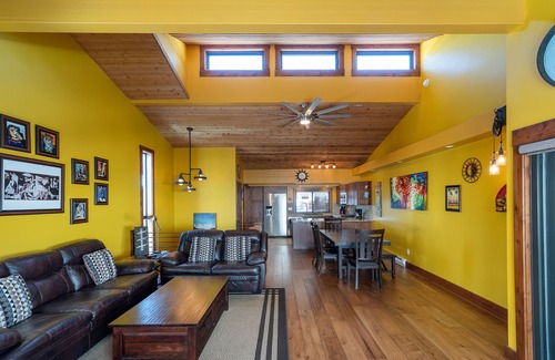 Ketchum Condo | Live the Ketchum Executive LIfe - Ski, Hike, Dine and Work