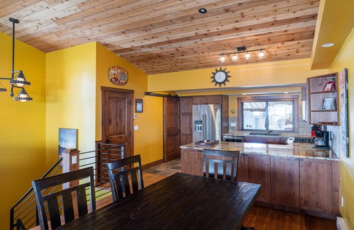 Ketchum Condo | Live the Ketchum Executive LIfe - Ski, Hike, Dine and Work