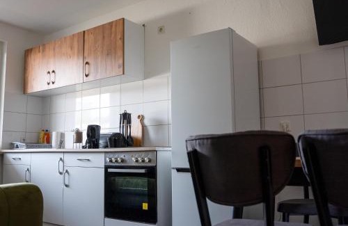 Marxloh Apartment | Livemore24 - Apartment 4 in Duisburg WLAN - Smart-TV - 24-7 Check-in und Küche