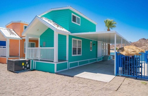 Parker Strip House | Livin' the dream, Front Row! Roadrunner Resort