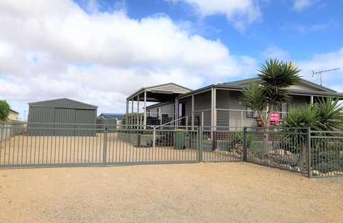 Para Wurlie House | Livin' The Dream ~ Spacious ~ Off Peak Special! WIFI Available