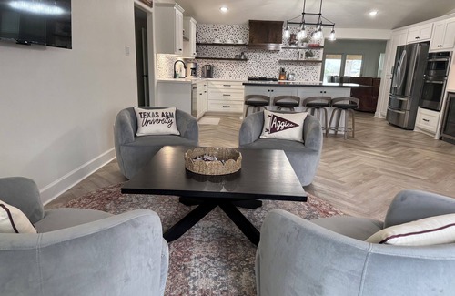 Oakwood House | Livin' The Life Inn CStat