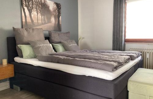 Saarbruecken Apartment | Living at Saarpartments -Adults only- 2 Bedroom, Netflix - Business & Holiday Apartments for Long- and Short term Stay, 3 min to Train Station, Secure E-Bike Parking!
