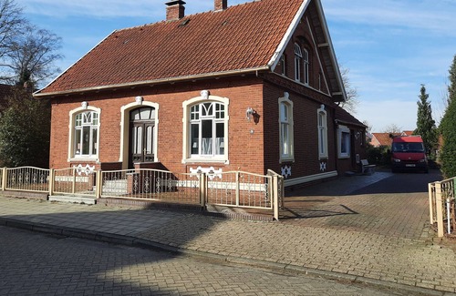 Rhauderfehn House | Living in the captain's house with sauna and terrace