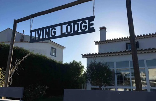 Bocanegra Sector 4 House | Living Lodge Portugal - Private Shower w/Pool View