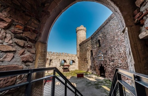 Bensheim Apartment | Living on the knight's castle in the dwarf kingdom