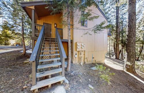 Shaver Lake Apartment | Living Pines Condominium