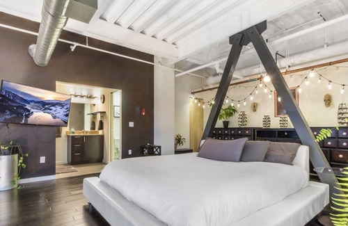 Raynolds Addition Condo | Living the Dream Penthouse - Best Views in ABQ