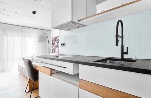 Berg Apartment | Livisit Bergpartment 28 - Doppelbettzimmer 27 qm - mit Küchenzeile und Bad